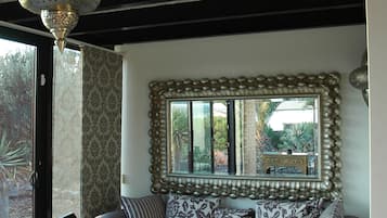 Smart-TV, DVD-Player, Stereoanlage