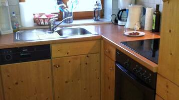 Kühlschrank, Ofen, Herdplatte, Geschirrspüler