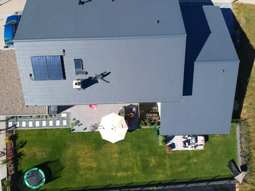 Modern apartment in a quiet location