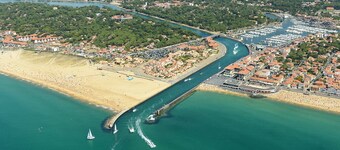 <- DIRECT on this BEACH, bright; SEA VIEW. T2 ***** 42m2 + TERRACE + WIFI garage