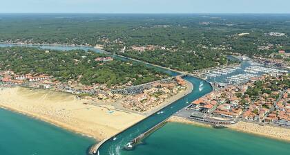 <- DIRECT on this BEACH, bright; SEA VIEW. T2 ***** 42m2 + TERRACE + WIFI garage