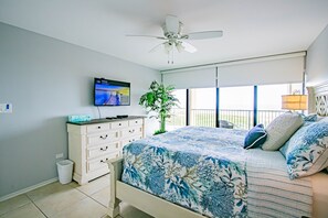 3 slaapkamers, een strijkplank/strijkijzer, reisbedje, gratis wifi