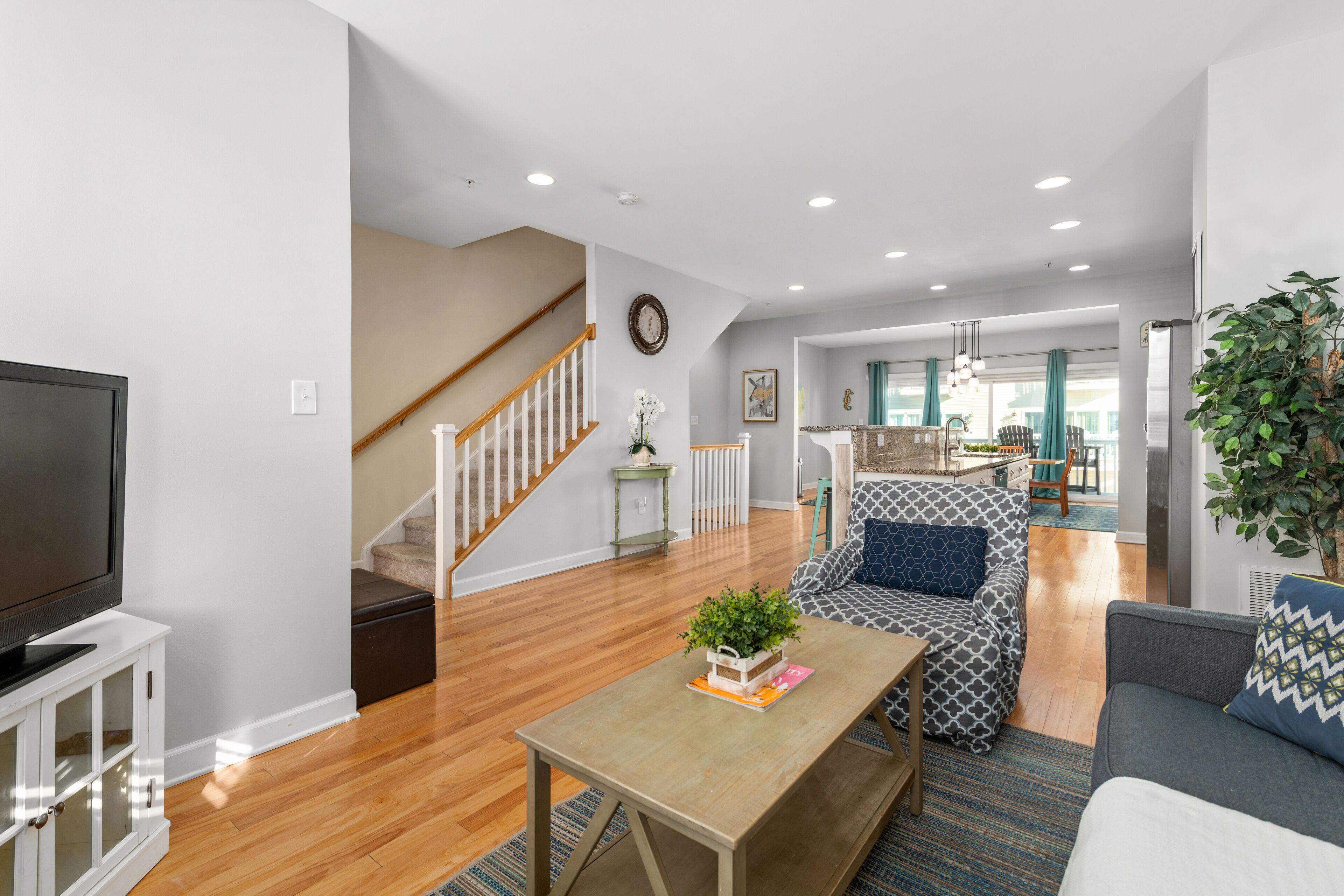 Smart-TV, Musikbibliothek, Videothek