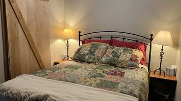 1 bedroom, iron/ironing board, bed sheets, wheelchair access
