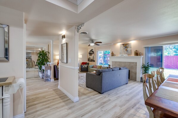 Interior - Orange Home with 2 king bedrooms - Fun patio area (Orange)