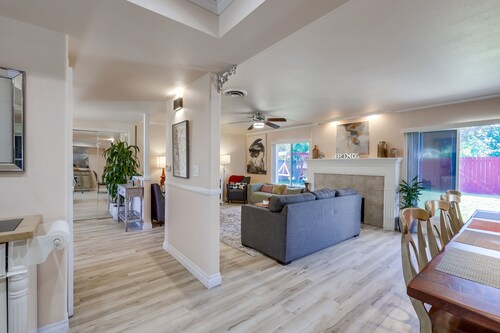 Orange Home with 2 king bedrooms - Fun patio area