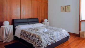 Luxury Suite, 2 Bedrooms | Premium bedding, memory foam beds, minibar, desk