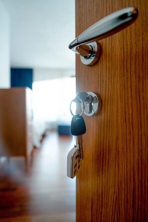 华丽双人房, 公园景观 | 高档床上用品、记忆海绵床垫、迷你吧、办公桌