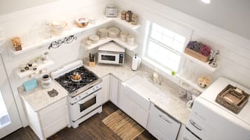The Quarter House Cottage | Private kitchen | Full-sized fridge, microwave, oven, coffee/tea maker