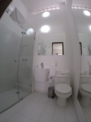 Standard Room, 1 King Bed, Patio (C3) | Bathroom | Shower, rainfall showerhead, hair dryer, towels - Distrito Condesa Rooms and Studios (Mexico City)