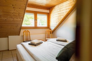 3 chambres, fer et planche à repasser, lit parapluie, Wi-Fi gratuit
