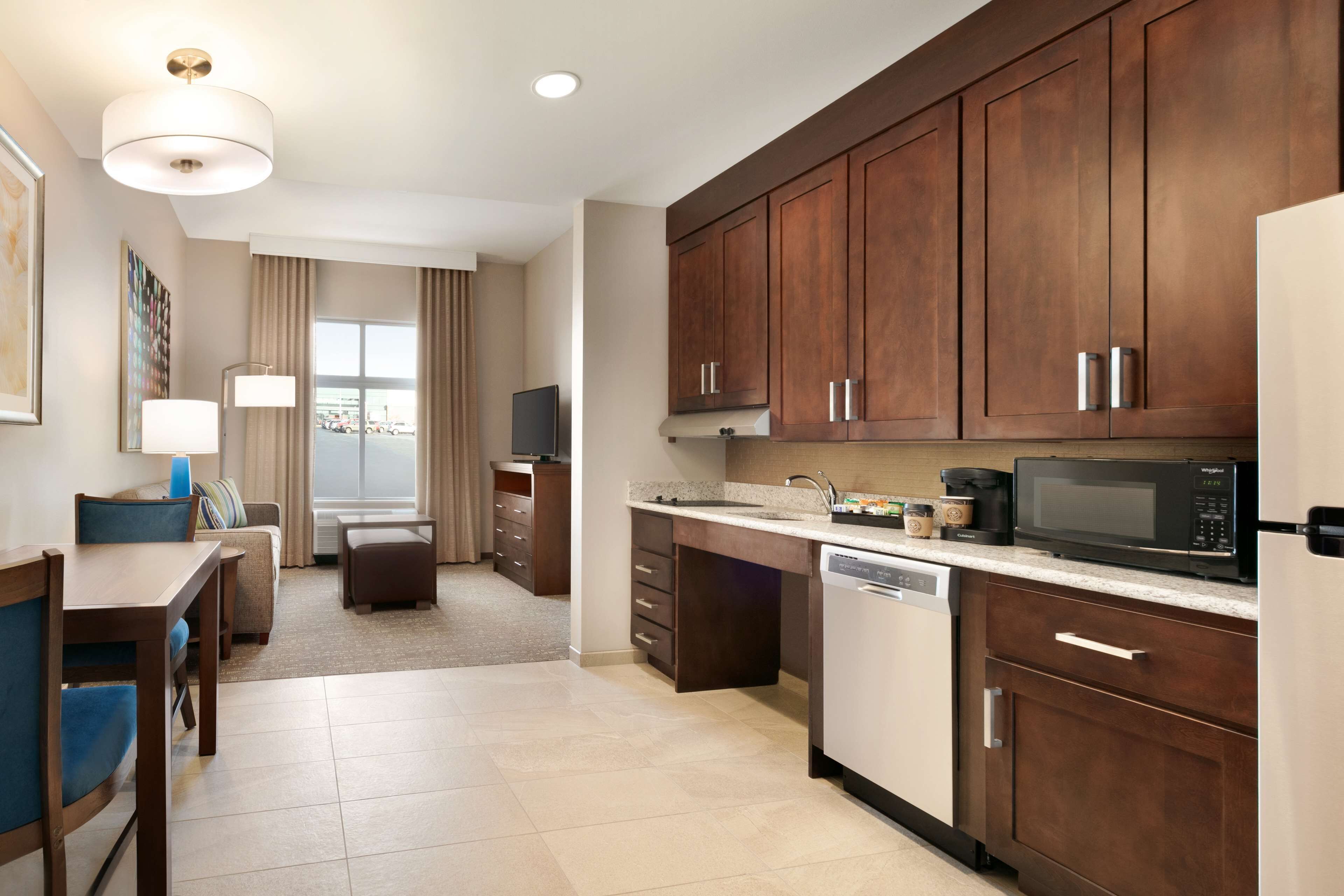 suite, 1 king bed, accessible, bathtub | egyptian cotton sheets, premium bedding, in-room safe, desk