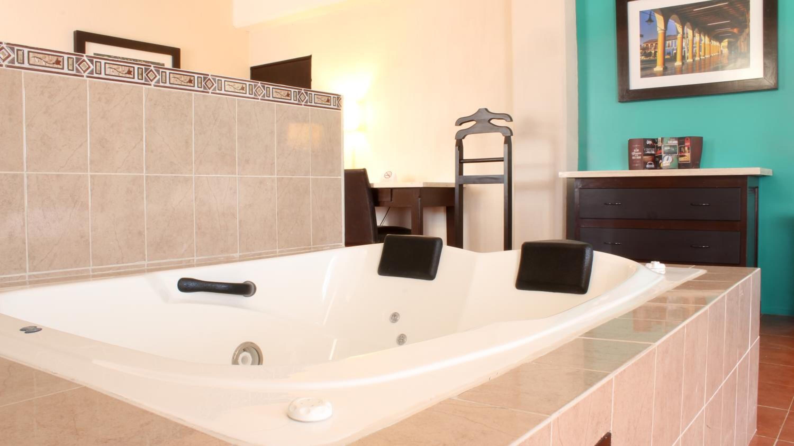 free toiletries, towels