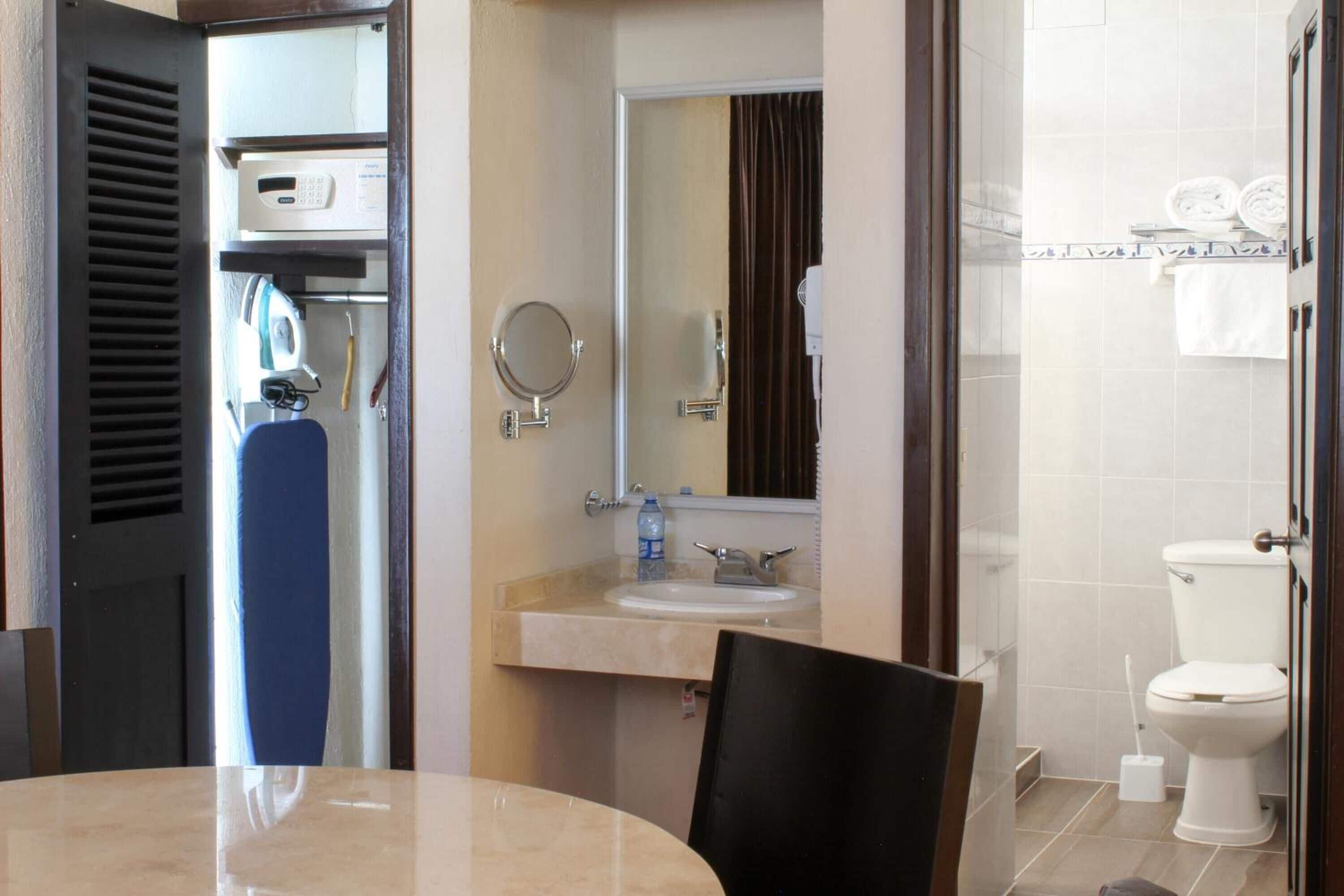 free toiletries, towels