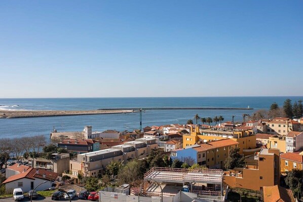 Unclassified image, 1 of 49, button