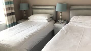 2 makuuhuonetta, silitysrauta/-lauta, ilmainen Wi-Fi, vuodevaatteet