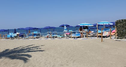 Luminoso piso de vacaciones en Forio (Isola d 'Ischia - NA)