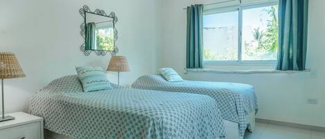 2 bedrooms, iron/ironing board, free WiFi, bed sheets