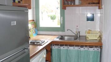 Refrigerador, microondas, placa de cocina, lavavajillas