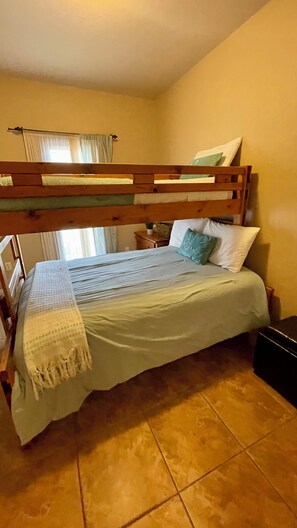 3 bedrooms, iron/ironing board, free WiFi, bed sheets