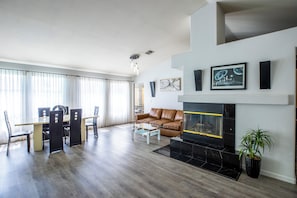 Smart TV, DVD player