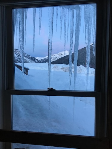 Downtown Silverton Historic Mountain Home, White Wolf Haus