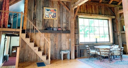 Historiallinen remontoitu Barn Boorn Brook Farmissa - Manchester Vermont