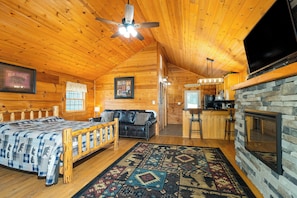 1 bedroom, in-room safe, iron/ironing board, free WiFi - PERFECT Couples LURAY Log Cabin #8 Hot Tub Stone Fireplace Mountain Views (Stanley)