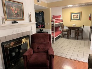 Televisión, chimenea