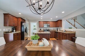 Microwave, dishwasher, coffee/tea maker