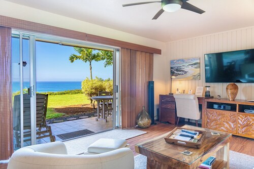 Ground Floor Condo with Ocean and Mount Makana Views with A/C