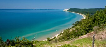 Gorgeous Lemon Lodge 1mile to Crystal Mtn, 4Bed+2Ba+2Family Rms+Game Rm+Pets Ok!