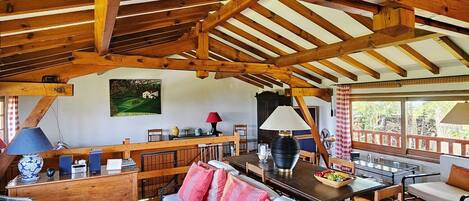 TV connectée, lecteur de DVD, livres, médiathÚque