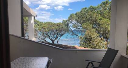 House with direct access to the beach