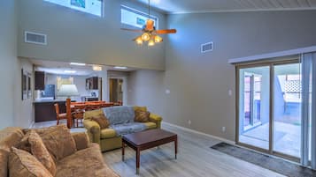 TV connectée, cheminée