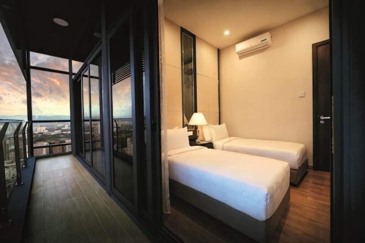 In-room safe, blackout drapes, iron/ironing board, free WiFi