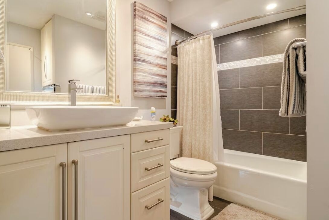 Hair dryer, towels