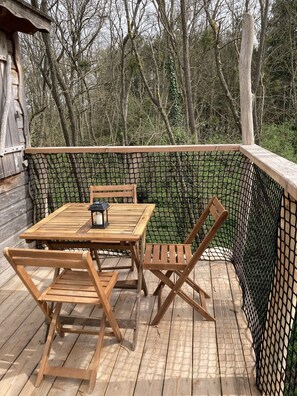 Outdoor dining - Fisherman Tree house & SPA - France Loire Valley - for Family / with confort (La Chapelle-Aux-Naux)