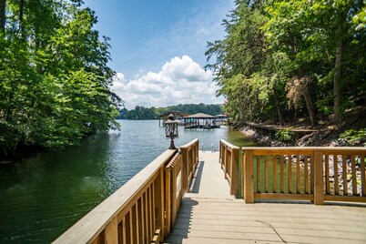 INSIDE 2000 acre Lake Norman State Park; Kayaks, Canoes, Theater, Pool Table