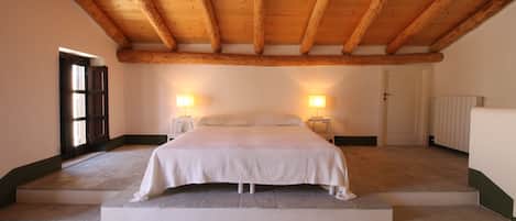 3 chambres, fer et planche à repasser, accès Internet, draps fournis