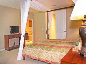 3 bedrooms, iron/ironing board, travel cot, free WiFi