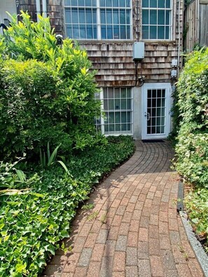 Exterior detail - The 3 Bedroom Clifford House in Historic Mount Vernon (Baltimore)