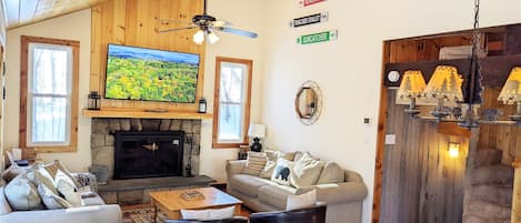 Smart TV, fireplace