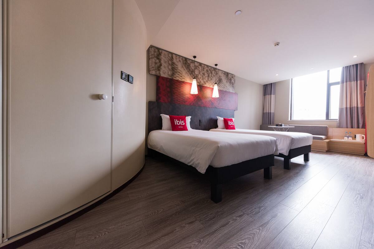 In-room safe, desk, blackout curtains, free WiFi