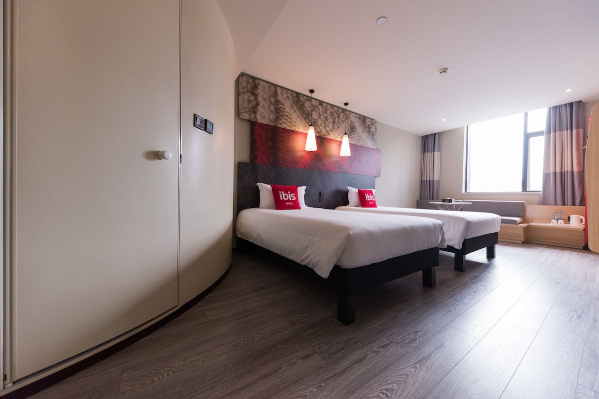 In-room safe, desk, blackout curtains, free WiFi