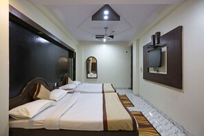 Standard Double or Twin Room, 1 Double Bed, Private Bathroom | Free WiFi - OYO 7634 Hotel Delhi Continental (New Delhi)