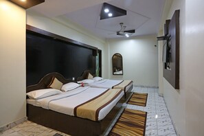 Quarto casal ou duplo standard, 1 cama de casal, banheiro privativo | Wi-Fi de cortesia
