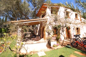 Exterior - Beautiful Villa with large garden, playground and bicycles (Campos)