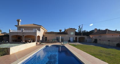 Villa Ă El Agar avec Piscine et Plages