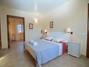6 bedrooms, WiFi